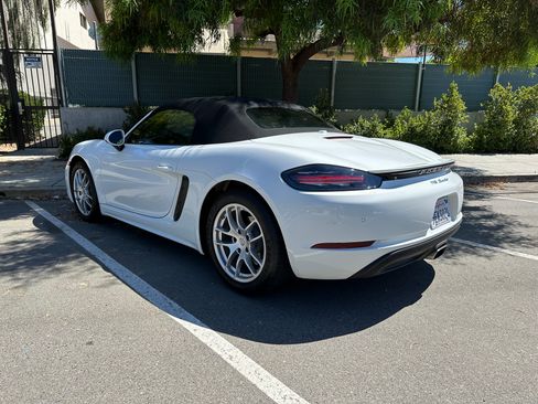 Used 2023 Porsche 718 Boxster RWD image 16