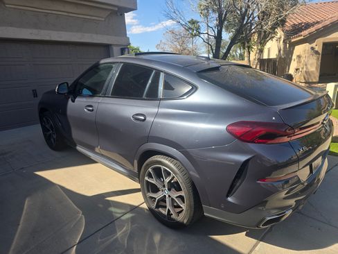 Used 2022 BMW X6 M50i w/ Premium Package image 9