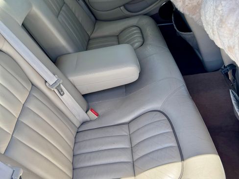 Used 2002 Jaguar XJ8 RWD image 16