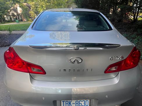 Used 2011 INFINITI G37 x Sedan w/ Premium Pkg AWD/4WD image 2