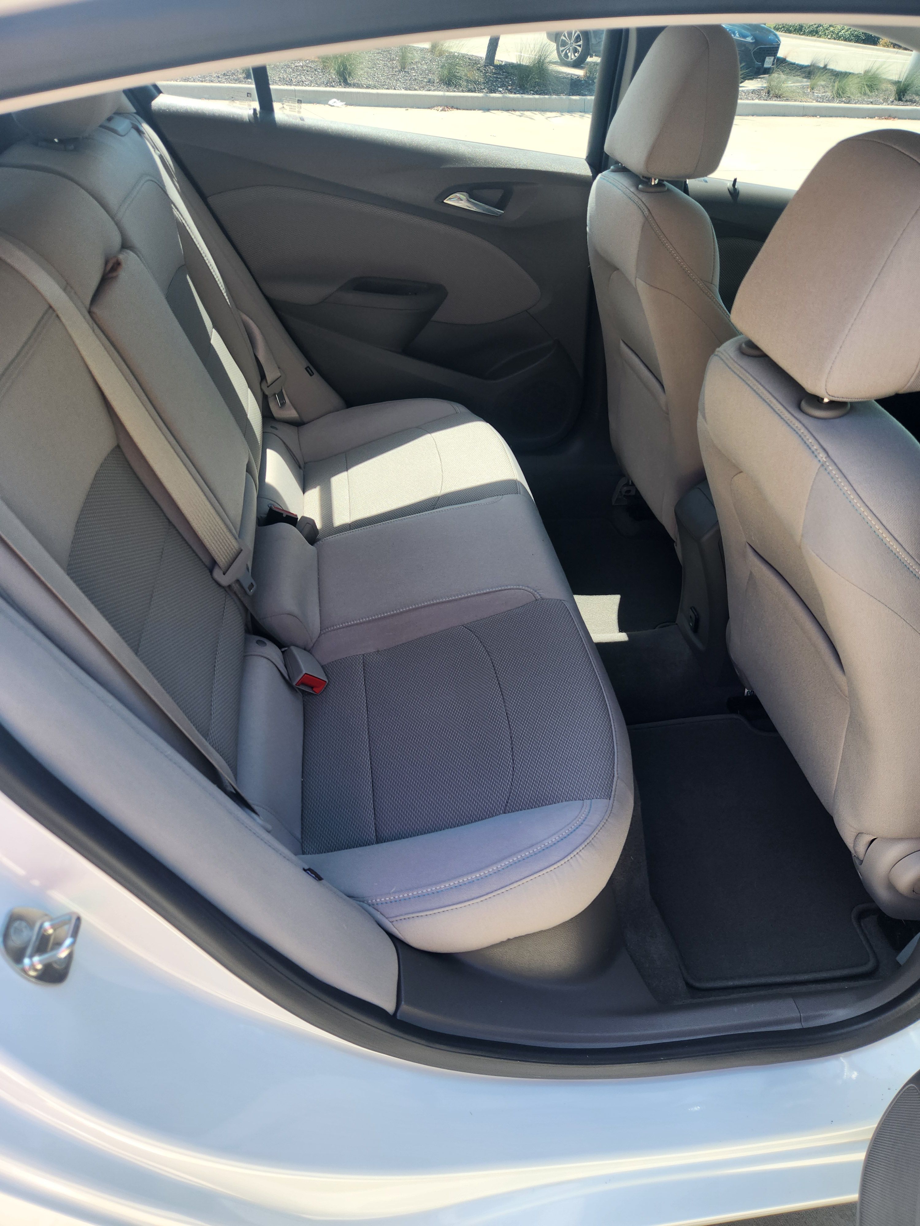 Used 2017 Chevrolet Cruze LT FWD image 23