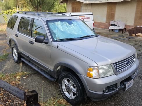 Used 2003 Ford Explorer XLT image 26