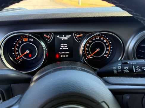 Used 2022 Jeep Wrangler Sport image 15