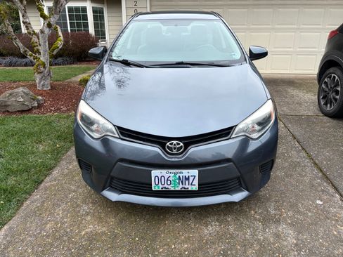 Used 2014 Toyota Corolla LE image 1