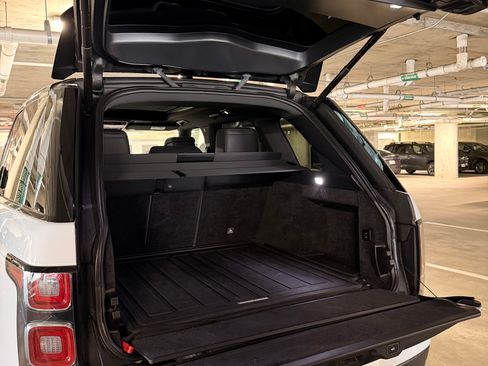 Used 2021 Land Rover Range Rover image 9