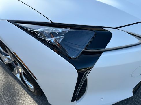 Used 2022 Lexus LC 500 Convertible image 32