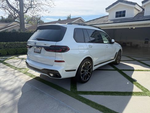 Used 2026 BMW X7 xDrive40i w/ Executive Package image 6
