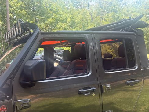 Used 2021 Jeep Gladiator Mojave AWD/4WD image 19