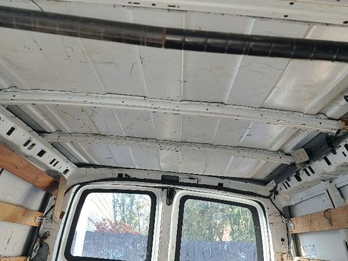 Used 2015 GMC Savana 2500 Van 3D image 16