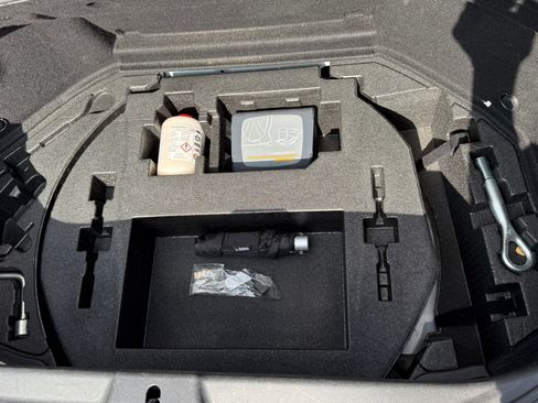 Used 2016 Nissan 370Z Touring image 22