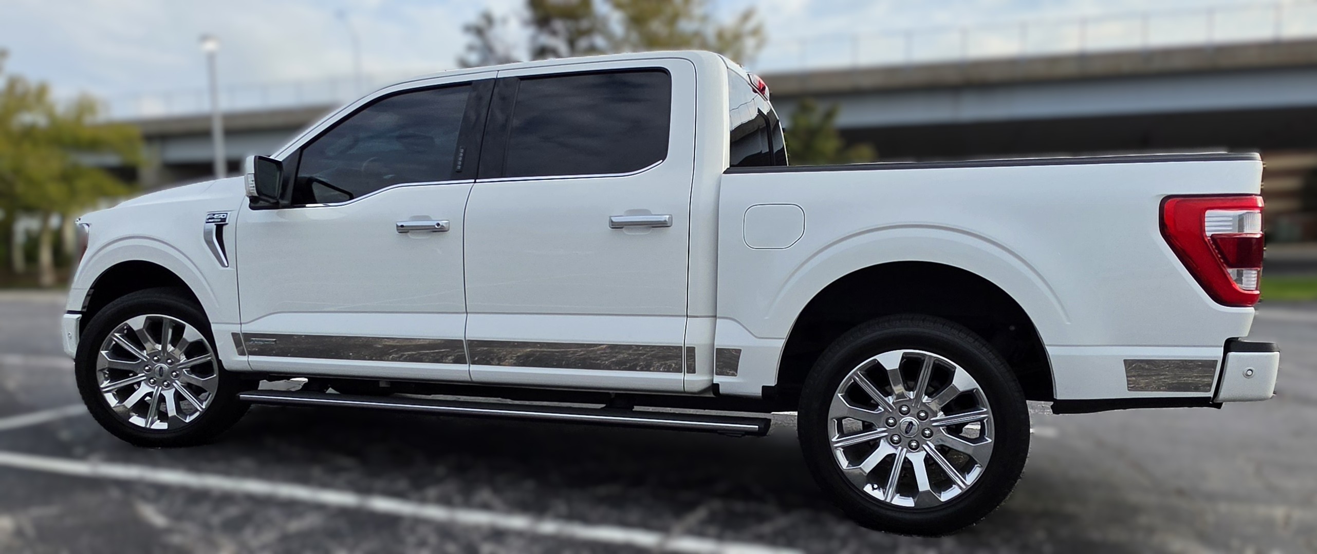 Used 2023 Ford F150 Limited AWD/4WD image 2