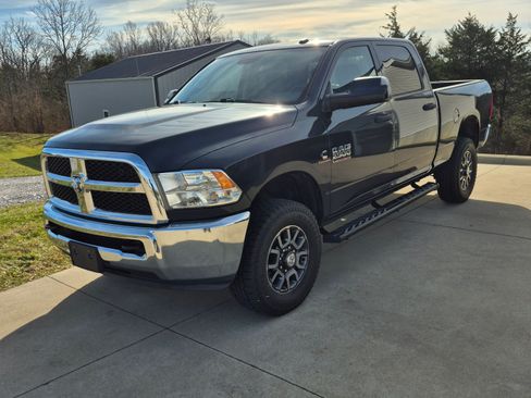 Used 2018 RAM 2500 Tradesman w/ Chrome Appearance Group image 13