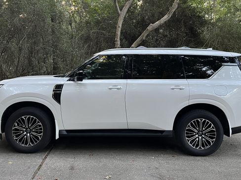 Used 2026 Nissan Armada Platinum RWD image 1
