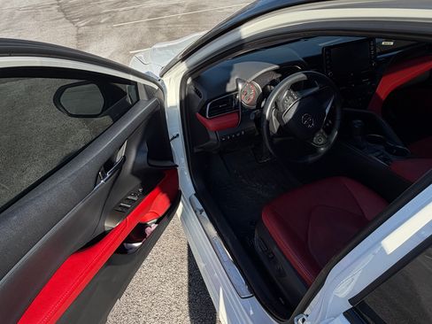 Used 2022 Toyota Camry XSE image 10