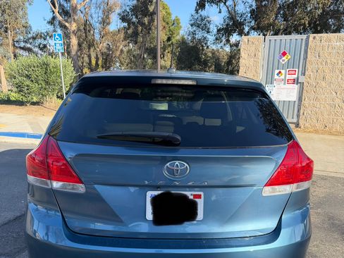 Used 2010 Toyota Venza image 4