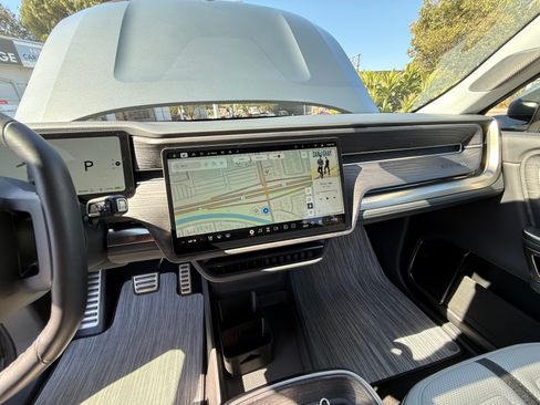 Used 2024 Rivian R1S Adventure AWD/4WD image 16