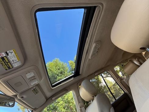 Used 2000 Toyota Land Cruiser Sport Utility 4D image 22