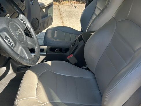 Used 2002 Jeep Liberty Limited image 5