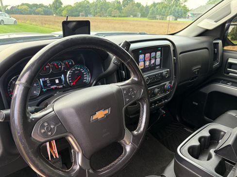 Used 2018 Chevrolet Silverado 2500 LT w/ LT Convenience Package AWD/4WD image 9