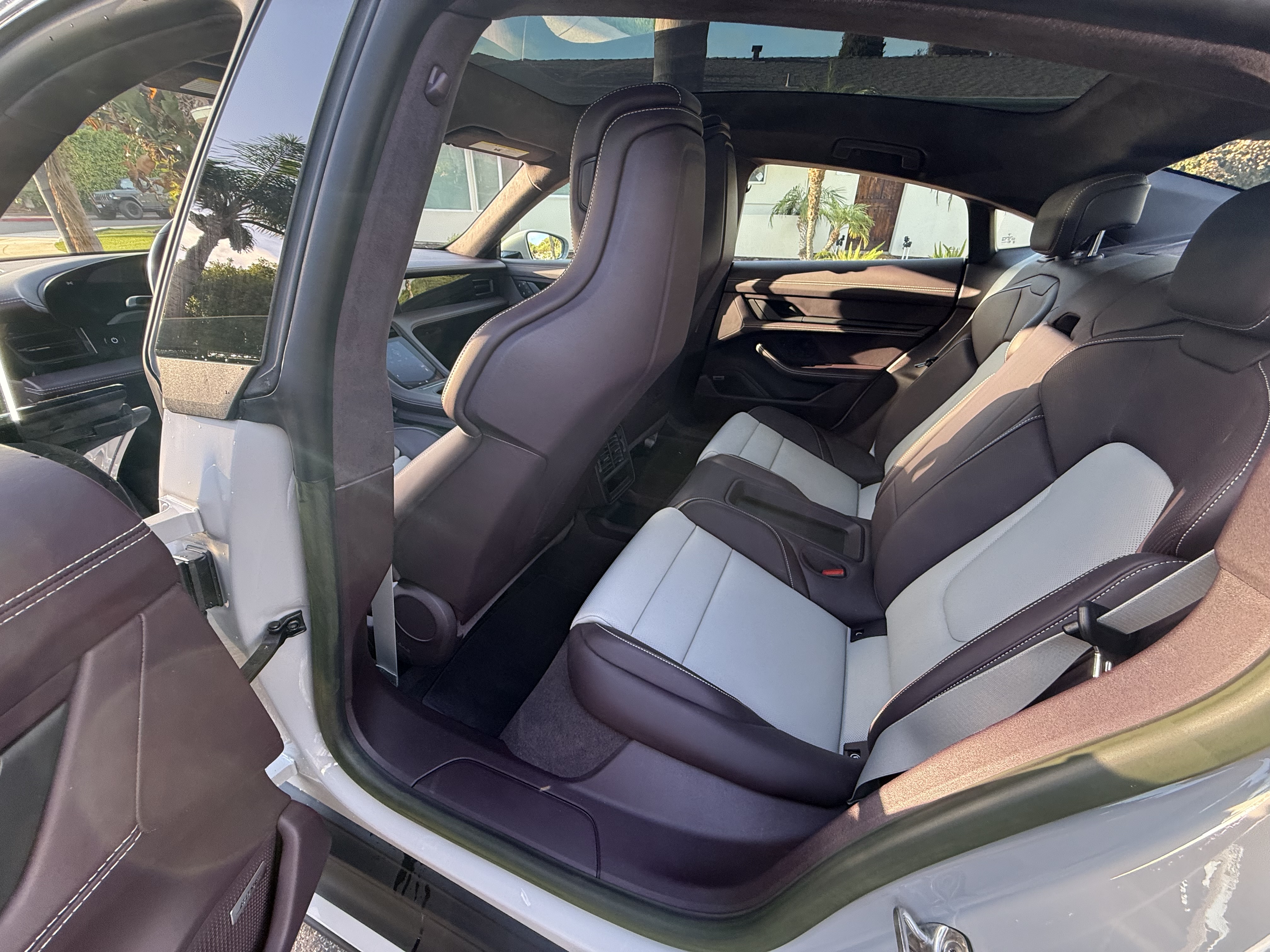 Used 2022 Porsche Taycan RWD image 6