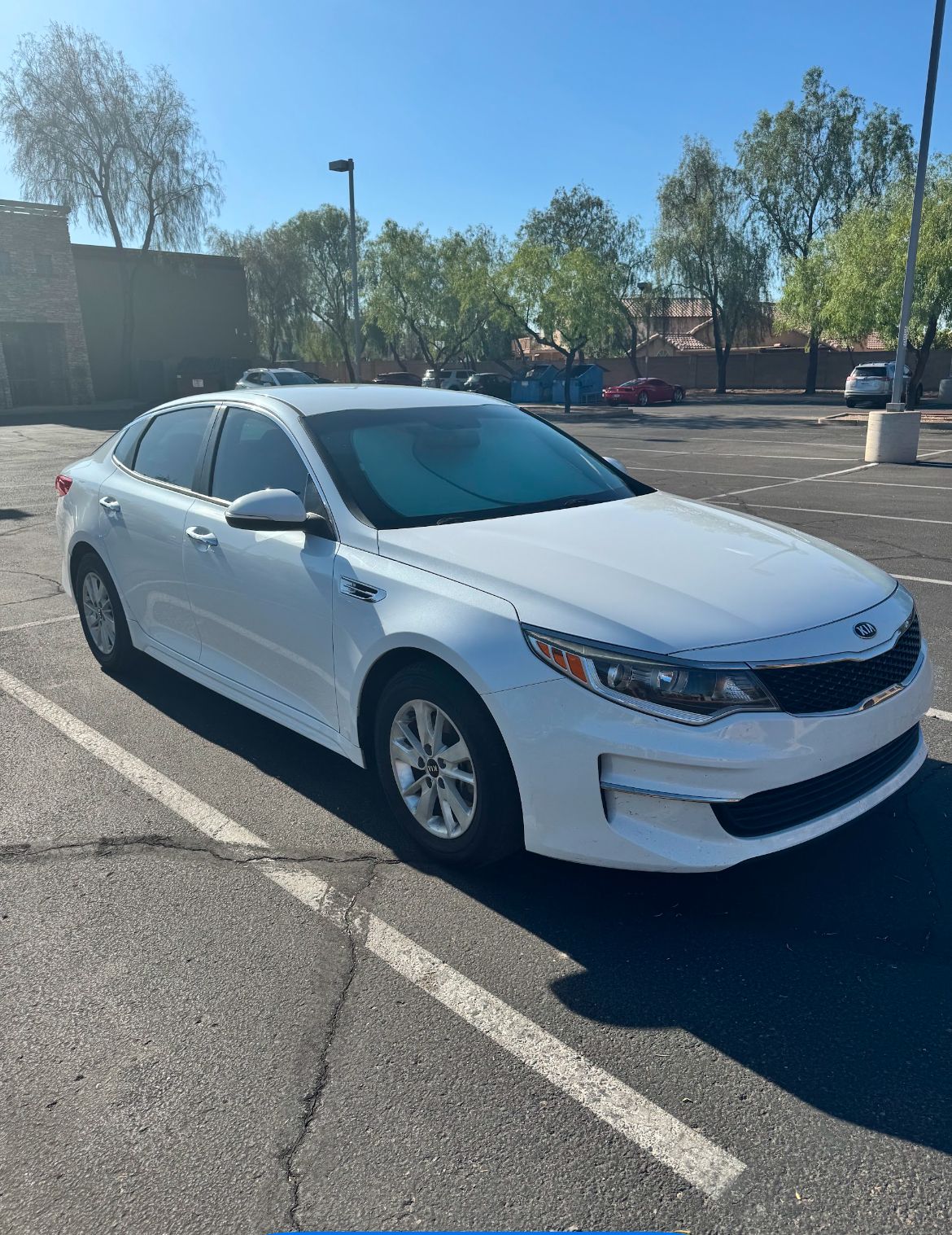Used 2017 Kia Optima LX FWD image 2