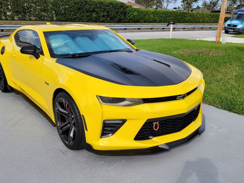 Used 2018 Chevrolet Camaro SS image 9