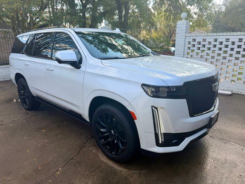 Used 2021 Cadillac Escalade Sport Platinum w/ LPO, ONYX Package image 12