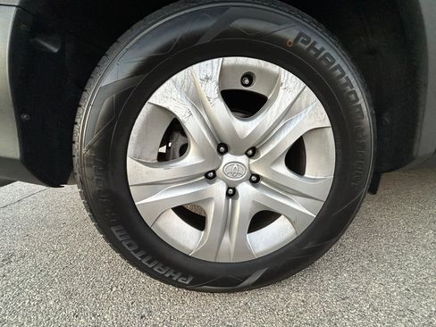 Used 2015 Toyota RAV4 LE image 28