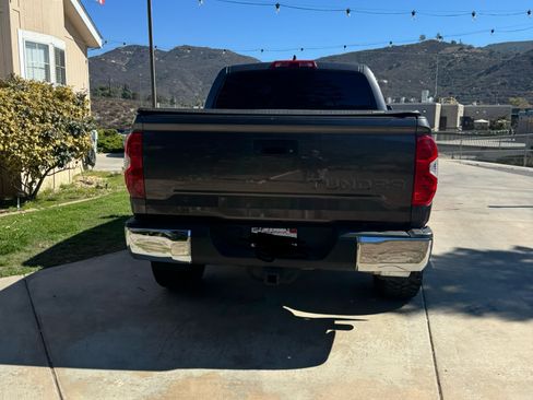 Used 2020 Toyota Tundra SR5 w/ SR5 Upgrade Package image 2