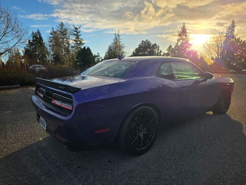 Used 2016 Dodge Challenger SRT Hellcat image 8