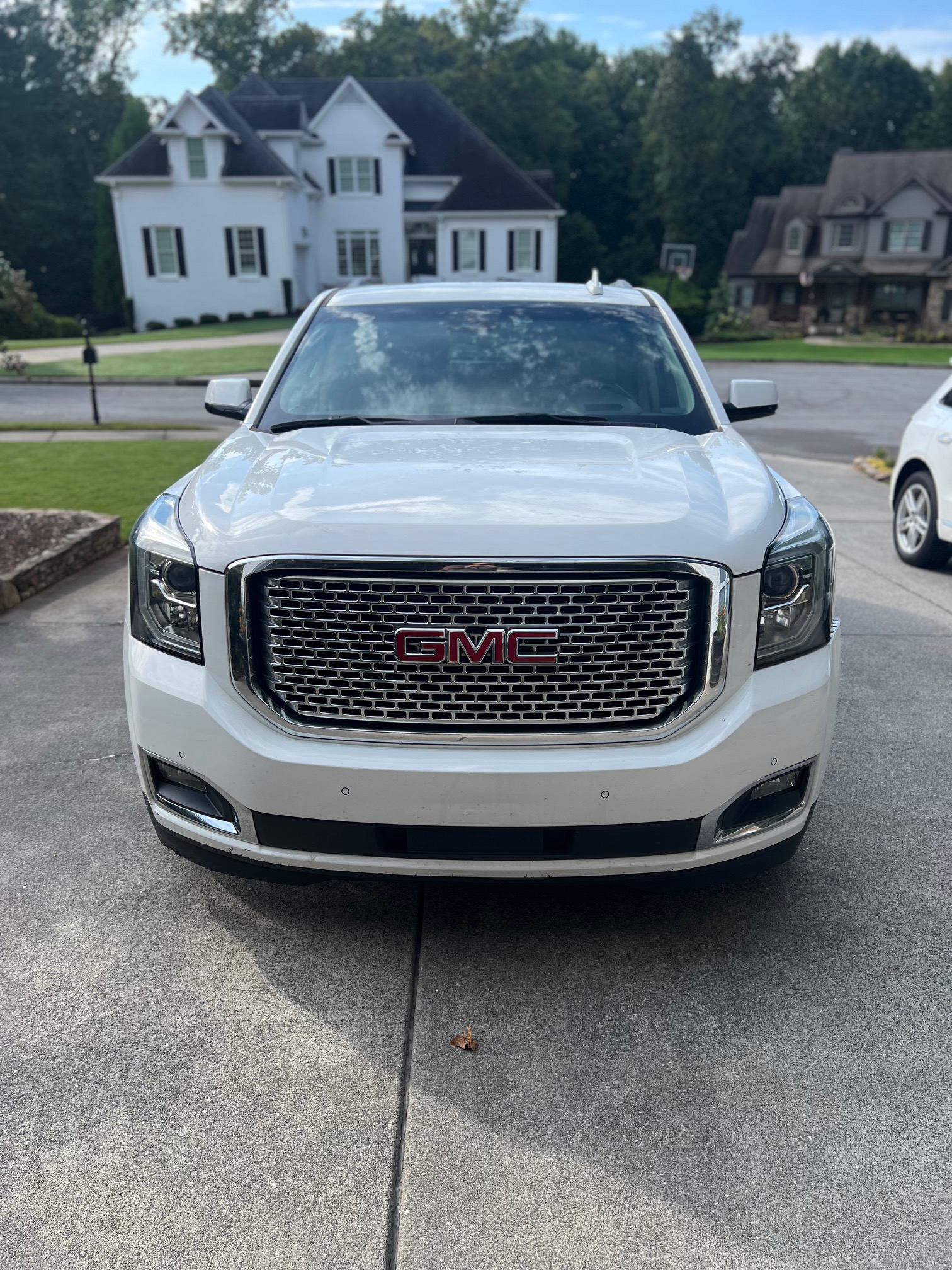Used 2017 GMC Yukon XL Denali w/ Open Road Package AWD/4WD image 1