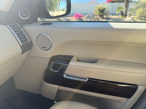 Used 2015 Land Rover Range Rover Autobiography image 15
