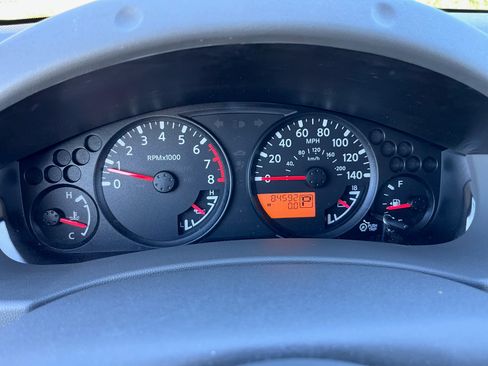 Used 2014 Nissan Frontier SV image 9