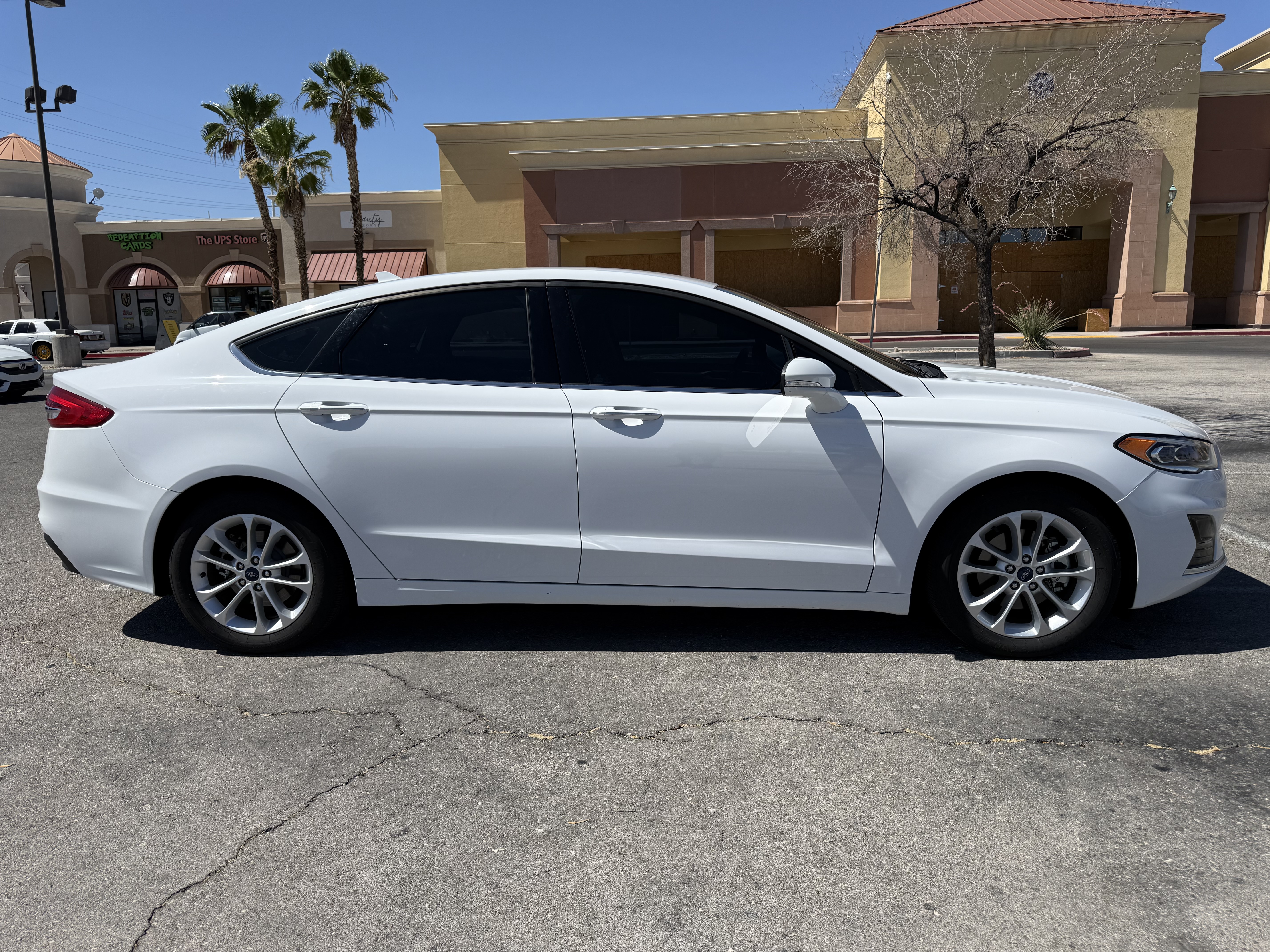 Used 2020 Ford Fusion SEL FWD image 4
