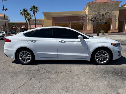 Used 2020 Ford Fusion SEL FWD image 4