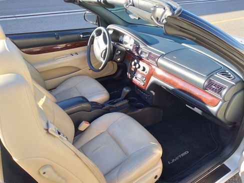 Used 2002 Chrysler Sebring Limited image 21