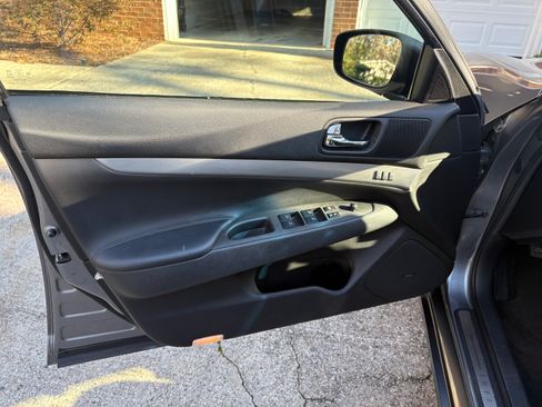 Used 2010 INFINITI G37 x Sedan w/ Premium Pkg image 13