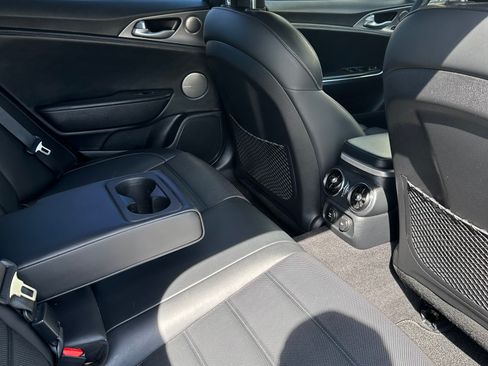 Used 2019 Kia Stinger GT2 image 4