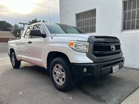 Used 2014 Toyota Tundra SR image 4