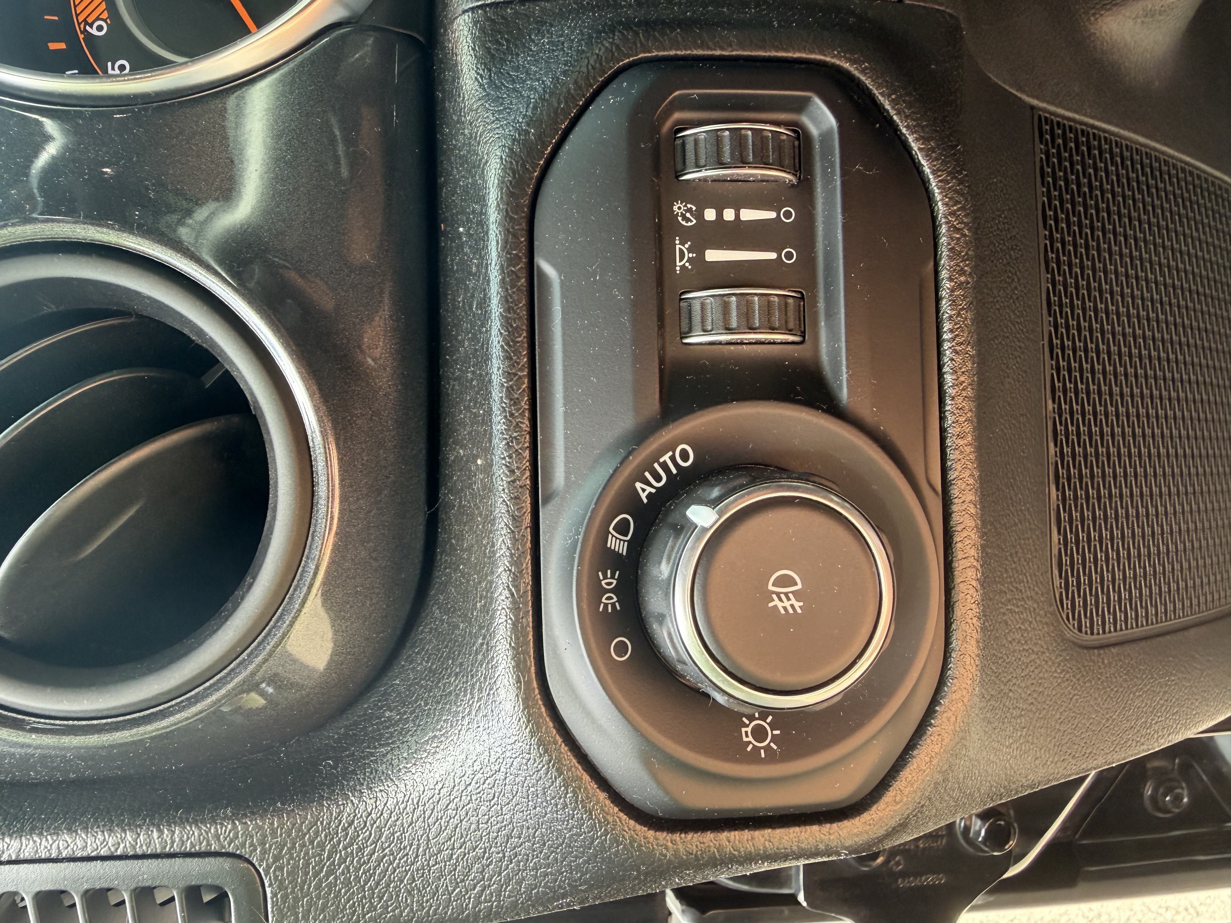 Used 2022 Jeep Wrangler Unlimited Sport AWD/4WD image 11