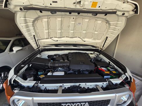 Used 2014 Toyota FJ Cruiser Sport Utility 2D w/ Convenience Package image 2