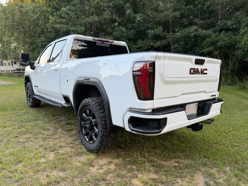 Used 2024 GMC Sierra 2500 AT4 w/ AT4 Premium Plus Package AWD/4WD image 8