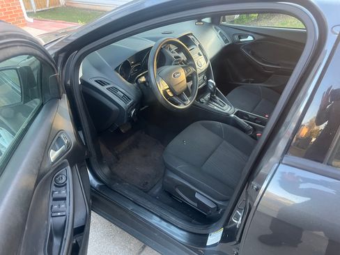 Used 2016 Ford Focus SE w/ Reverse Sensing Package image 11