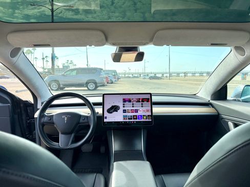 Used 2017 Tesla Model 3 Long Range RWD image 16