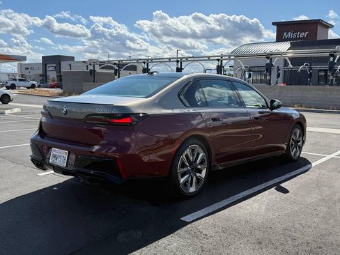 Used 2023 BMW 760i xDrive image 8