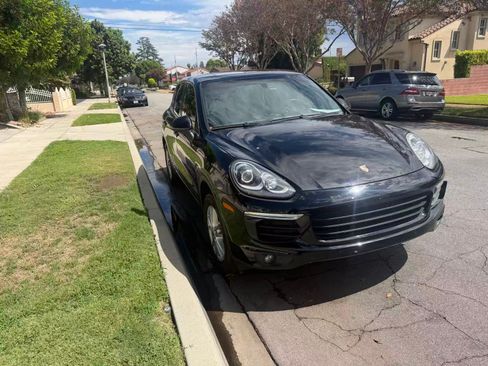 Used 2016 Porsche Cayenne AWD/4WD image 9