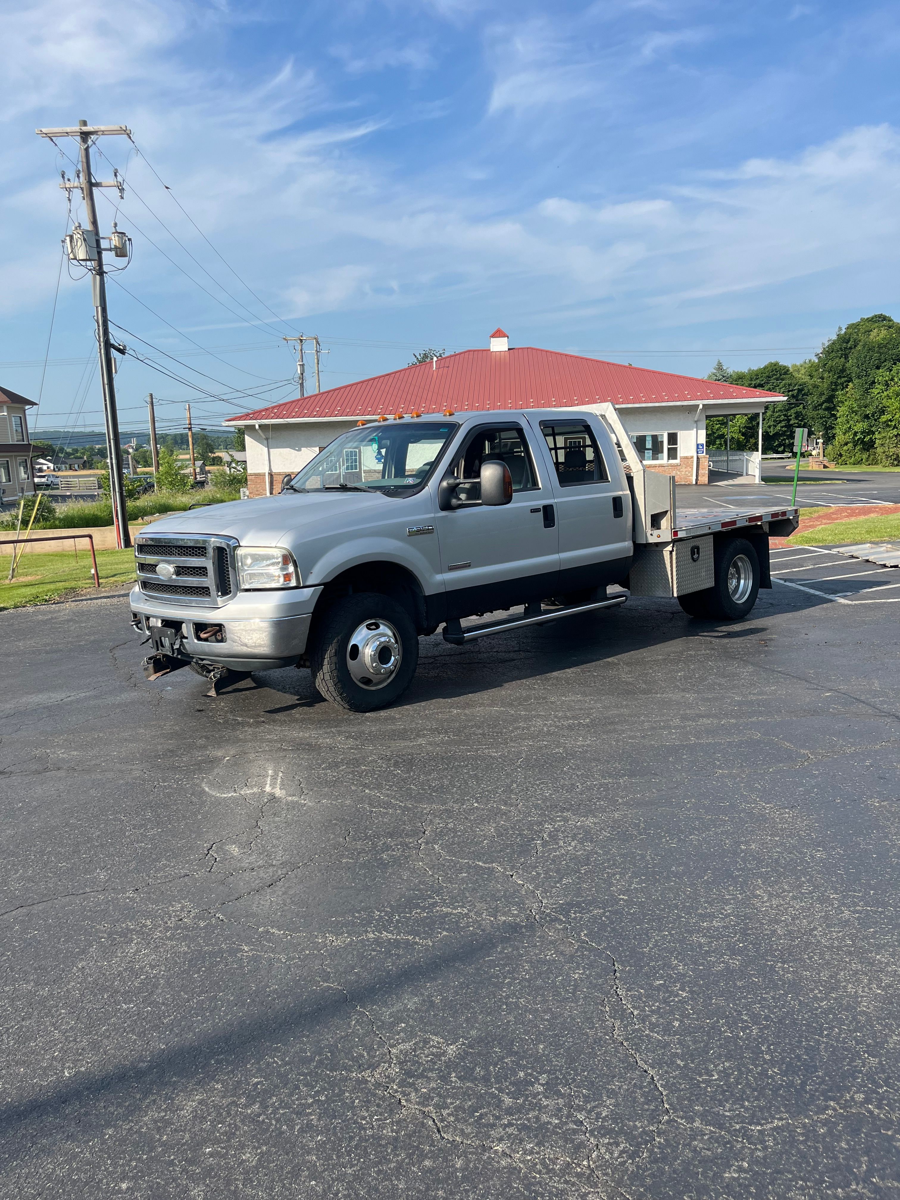 Used 2005 Ford F350 XLT AWD/4WD image 4