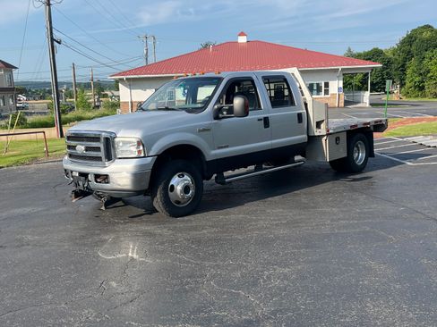 Used 2005 Ford F350 XLT AWD/4WD image 4
