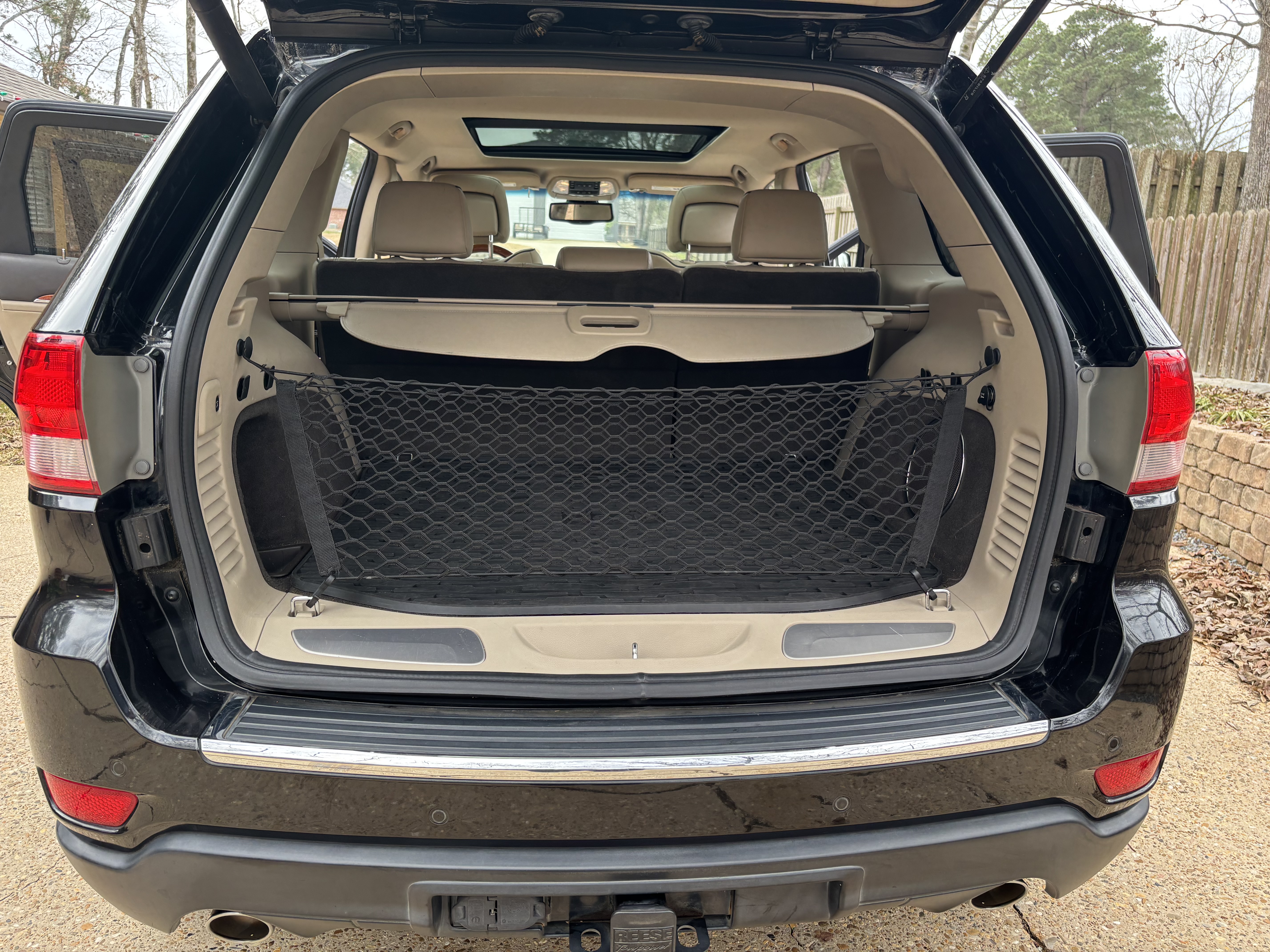 Used 2011 Jeep Grand Cherokee Overland RWD image 5