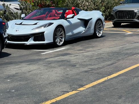 Used 2024 Chevrolet Corvette Z06 w/ Battery Protection Package RWD image 2